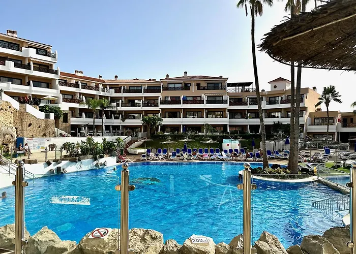 Pambnb - Breathtaking Ocean View, Adult And Kids Pools & Fiber Wi-fi Apartment